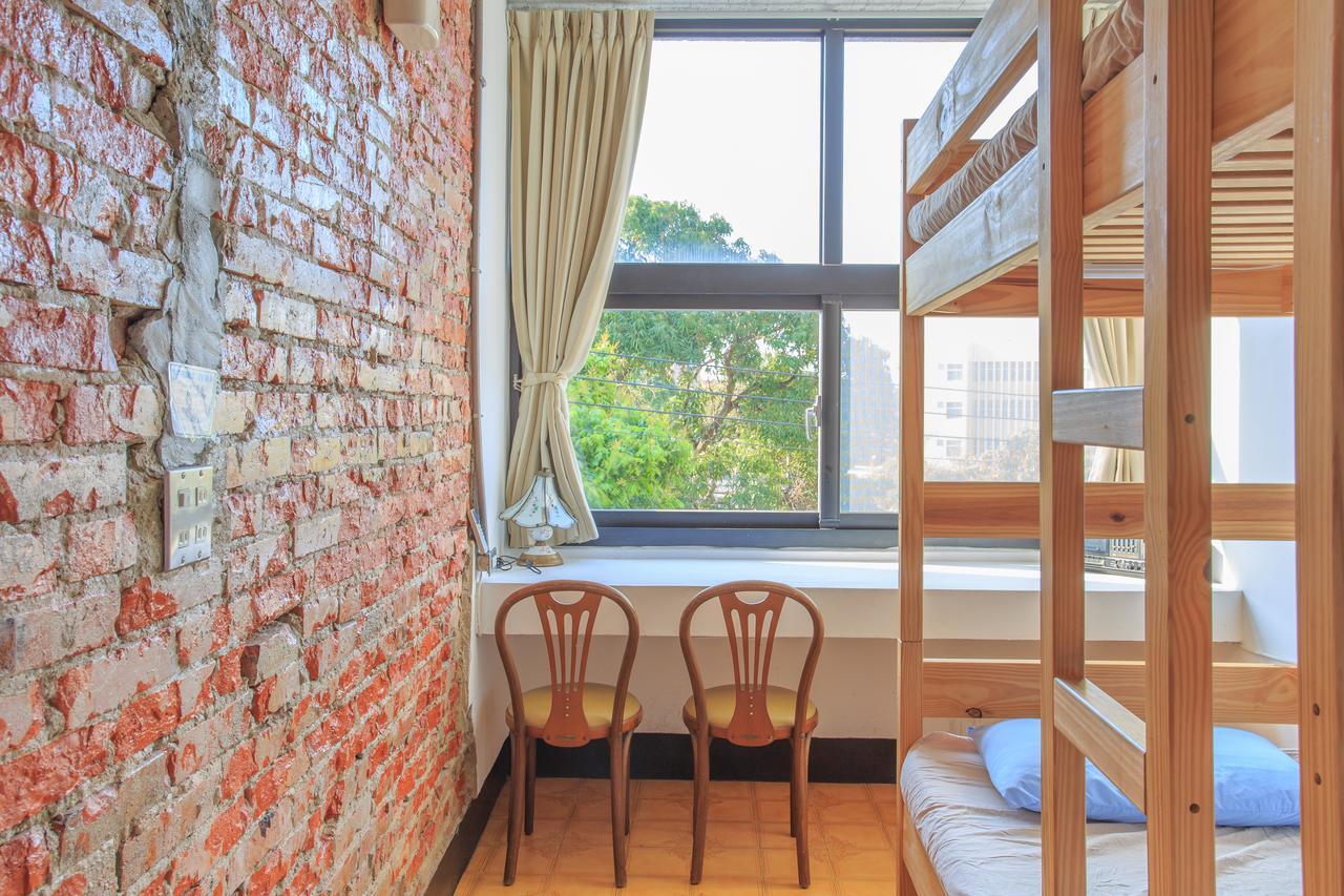 Meng Zi Bu _Dream Corner Hostel Тайнан Екстериор снимка