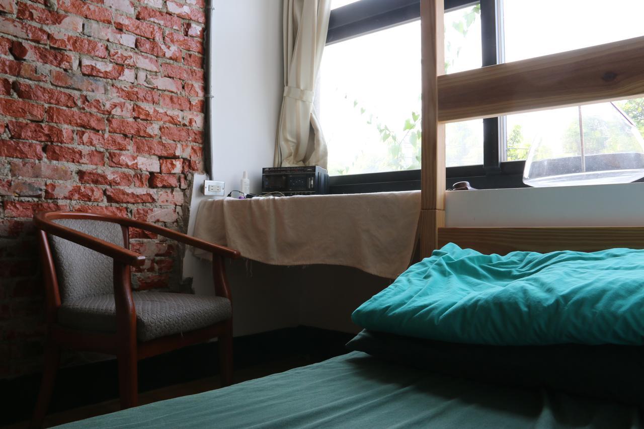 Meng Zi Bu _Dream Corner Hostel Тайнан Екстериор снимка