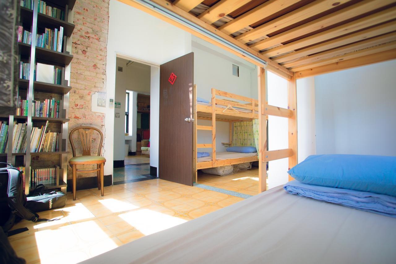 Meng Zi Bu _Dream Corner Hostel Тайнан Екстериор снимка