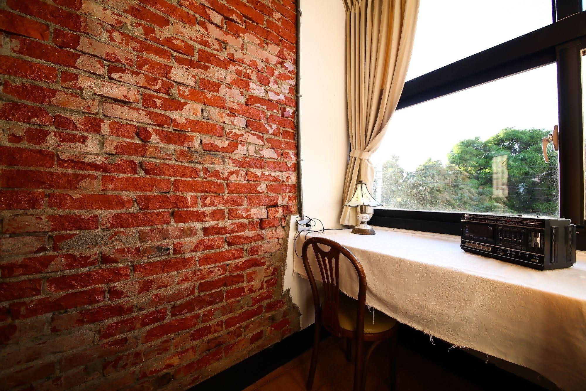 Meng Zi Bu _Dream Corner Hostel Тайнан Екстериор снимка