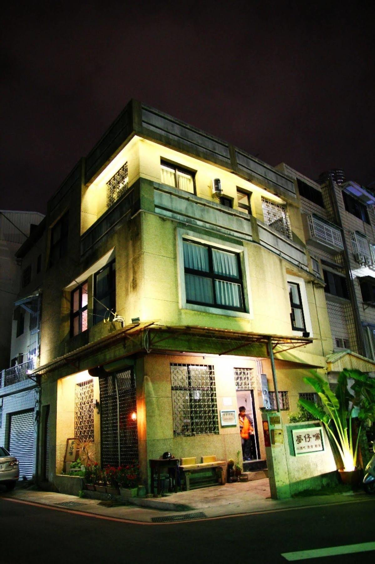 Meng Zi Bu _Dream Corner Hostel Тайнан Екстериор снимка